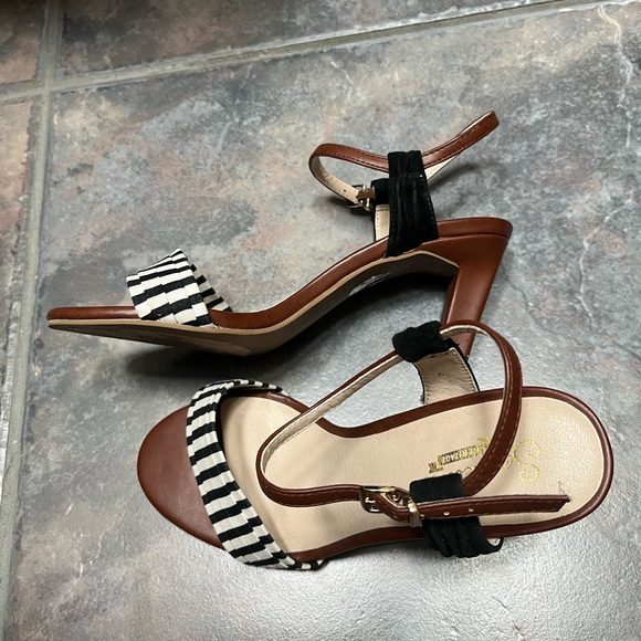 Seychelles strappy heeled sandals - Picture 4 of 4